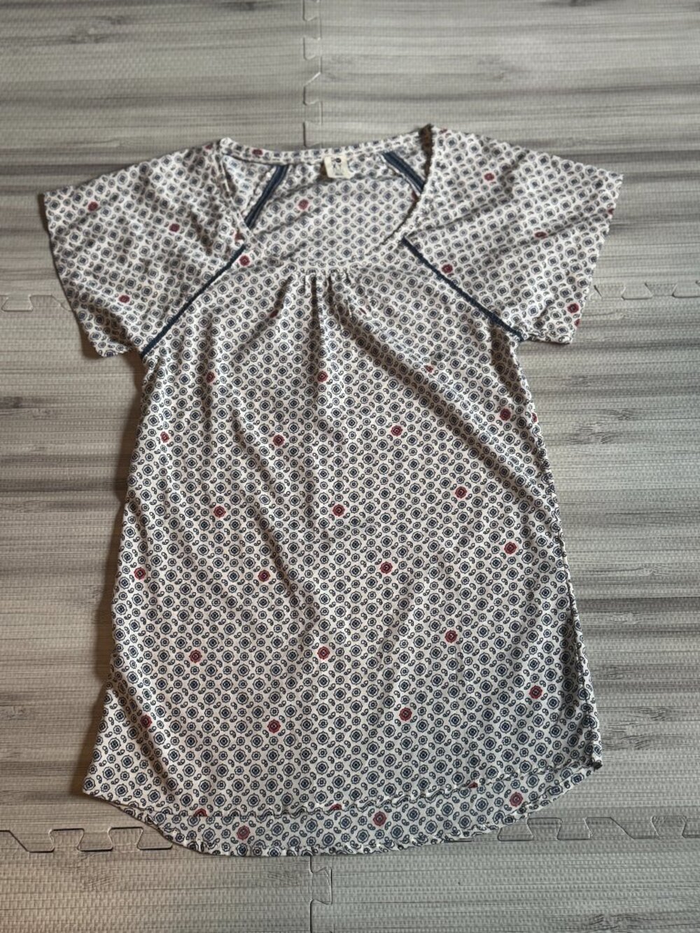 Roxy Juniors Boho Geometric Print Short Sleeve Scoop Neck Tunic Top